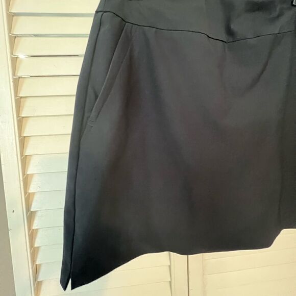 TAIL black skort with pockets - Picture 2 of 8